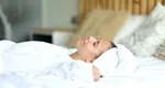 Motivul pentru care nu este bine să dormi cu părul ud. Specialiștii avertizează care sunt riscurile