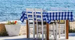 Nota de plată uriașă pe care a primit-o o turistă într-un restaurant din Mykonos. Până și condimentele sunt taxate separat