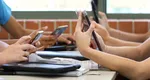 Guvernul a aprobat decretul care interzice elevilor să intre cu telefoanele mobile în şcoli