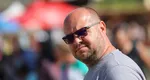 Celebrul propagandist „suveranist” BobbyD a primit 26.000 de euro de la CNI, în timp ce atacă statul român şi propagă mesajele Kremlinului. Bloggerul este fost angajat la stat, iar soţia este încă bugetară