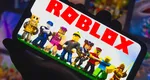 Roblox, platformă de jocuri și socializare pentru copii, extrem de populară și în România, blocată în mai multe țări din cauza prădătorilor sexuali care au împânzit aplicația. Platforma are peste patru miliarde de utilizatori, iar mai bine de jumătate dintre aceștia sunt minori – 51% dintre ei au sub 13 ani