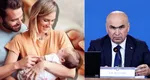 Indemnizația pentru creșterea copilului scade cu până la 850 de lei în septembrie 2025. Tinerele mame, lovite în plin de măsura Guvernului Ilie Bolojan