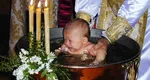 Reacția șocantă a unui preot înainte de ceremonia unui botez! Duhovnicul s-a enervat când a văzut că mama voia să-și hrănească bebelușul: „De asta am tensiune, pentru că aţi întârziat!”. VIDEO