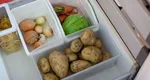 Din ce în ce mai mulți români înlocuiesc carnea cu cartofii. Oamenii taie din banii pentru mâncare pentru a-și plăti facturile