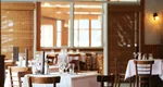 Patronii de restaurante se plâng că încasează ca în pandemie. ”Rețeta” aplicată de mulți – porții mai mici, prețuri mai mari. Cât au ajuns să coste trei mici și o banală omletă
