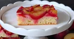 Tort cu prune, desertul care te va cuceri de la prima linguriță. Se prepară ușor și n-are nevoie de ingrediente sofisticate