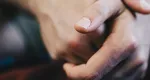 Suferi de anxietate generată de psoriazis? Tratamentul care te ajută să îți recapeți sănătatea fizică și psihică există