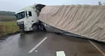VIDEO Accident mortal în județul Iași. Un camion s-a răsturnat peste un autoturism, imaginile sunt șocante!
