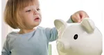 Câți bani poți economisi în 20 de ani din alocația copilului. Poţi să-i iei un SUV electric la facultate!