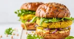 Noi reguli pentru alimentele de la raft. Produsele vegetale nu vor mai putea fi denumite „cârnați, „șnițel” sau „burger”