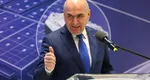 Ilie Bolojan caută să angajeze trei „Elon Musk de România”, care să concedieze angajaţii inutili ai statului. Ce salarii se oferă, în plină austeritate