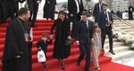 VIDEO Fiul lui Nicușor Dan a fost protagonistul celor mai amuzante momente de la sfințirea Catedralei Mântuirii Neamului. Mezinul președintelui i-a înduioșat pe toți cei prezenți cu dezinvoltura sa