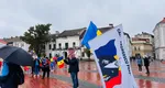 FOTO Protest la Timișoara: Susținătorii lui Călin Georgescu cer „adevărul din 6 decembrie 2024” și strigă „afară, afară cu hoții din țară”
