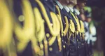Un bărbat care a pretins că este „căpitan” SRI a recrutat mai multe persoane pe care le trimitea în misiuni secrete prin țară. Le cerea să urmărească persoane, să recolteze probe de apă sau să facă fotografii în interiorul unor obiective