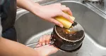 Un truc simplu te ajută să scapi de oalele arse în doar 10 minute! Uită de soluțiile toxice și costisitoare