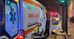 Accident bizar în Capitală. Un şofer care intrase cu maşina în stâlp a accelerat  brusc şi a lovit ambulanţele care sosiseră pentru primul ajutor