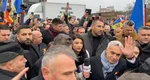 Călin Georgescu, aşteptat la Alba Iulia cu pancarte cu „Turul 2 înapoi”