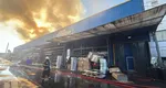 Incendiu puternic la un depozit situat pe bulevardul Iuliu Maniu, la ieşirea spre A1. A fost emis mesaj RO-Alert