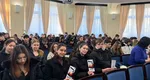 Realitatea drogurilor, fără filtre, într-un eveniment din campania „Conștient, nu dependent” la Iaşi.  Povestea lui Lucian: „La 20 de ani, am comis un grav accident, din cauză că la 14 ani am ales să pun un joint în gură”