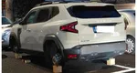 IMAGINI VIRALE Dacia Duster lăsată fără roţi şi pe butuci în Roma. Hoţii au acţionat rapid: „Au învățat meserie de la români!”