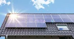 Un român și-a redus factura la energie la 0, după ce și-a montat panouri fotovoltaice și baterii de stocare
