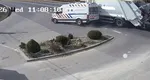 Victima unui accident rutier, rănită din nou după ce ambulanţa care îl ducea la spital s-a ciocnit cu o mașină de gunoi