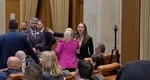 Haos și scandal în Parlament! Anamaria Gavrilă urlă la o colegă de partid în plenul Parlamentului: „Stai în banca ta”