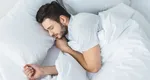 De ce este bine să dormi mereu pe partea stângă. Descoperirea făcută de oamenii de știință