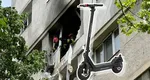 VIDEO O trotinetă electrică pusă la încărcat a explodat într-un apartament din Bucureşti. Proprietarul a ajuns la spital cu arsuri, iar apartamentul a fost distrus 