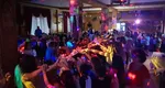 Banchetul a ajuns să coste cât o nuntă! Părinții decantează aproape 1.000 de euro pentru DJ, formații și ținute