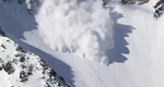 Schiori surprinși de avalanșă în Bucegi! UPDATE: Unul dintre schiori, angajat ISU Braşov, a decedat