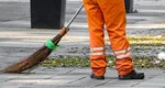 Cât câștigă un măturător de stradă în 2026, în funcție de oraș și sporuri