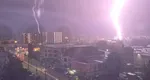 VIDEO Alerta meteo de furtuni și vijelii se extinde, la Vârful Omu s-a depus strat de zăpadă. Noi coduri emise de ANM