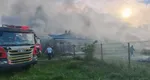 Incendiu la o fermă din Suceava. Au intervenit 11 autospeciale de pompieri pentru stingerea flăcărilor