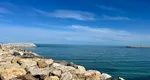 O bacterie periculoasă se înmulțește rapid în Marea Neagră. Avertisment pentru turiști înainte de concedii