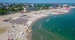 Sejur cu peripeții. Doi pensionari urmăreau femeile care făceau plajă cu binoclul. „Nu, că eu sunt operat la ochi”, spune unul dintre ei