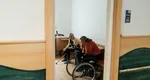 Cazul azilelor ilegale din Bihor. Furnizorii privați de servicii sociale cer consultări ”pentru a preveni un dezastru social și medical”. ”Statul plătește astăzi 8.000–9.000 lei pentru un loc pe care piața privată îl oferă la 5.000–6.500 lei”