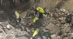Un bloc de trei etaje s-a prăbuşit, multe persoane sunt date dispărute: „Nu am auzit nicio explozie” FOTO şi VIDEO