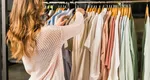 Pericolele ascunse din hainele noi! Motivul pentru care specialiștii recomandă spălarea lor înainte de purtare