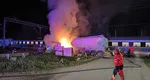 Accident cumplit în Bacău! O cisternă cu ciment a fost lovită de un tren: 200 de călători au fost evacuați