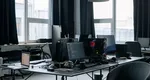 Un gigant american activ în România a renunțat la sute de angajați, pentru al doilea an consecutiv. Ce s-a întâmplat cu profitul companiei