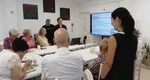 Seniorii se împrietenesc cu tehnologia  prin Programul Hi Digital. Fundaţia Vodafone sprijină adaptarea la noile tehnologii