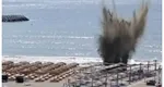 VIDEO Momentul în care drona cu explozibil de la Olimp a fost detonată, pe plajă, printre umbreluțe și șezlonguri