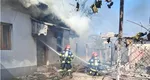 Misiune contracronometru în Vâlcea pentru un bărbat de 50 de ani care a vrut să-și pună capăt zilelor. A dat foc la casă și la anexe și s-a încuiat într-o magazie