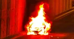 Mașină în flăcări în Pasajul Băneasa. Autoturismul în care se aflau trei persoane a explodat, iar pasajul a fost închis