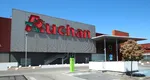 Angajată Auchan, concediată după 19 ani după ce a fost filmată în timp ce lua bani din portofelul unui client