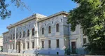 Caz incredibil la un colegiu de top din Capitală: o bibliotecară a ajuns să predea economie. Directoarea: „Să mă ierte Dumnezeu!”