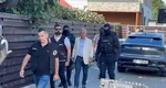 VIDEO Călin Georgescu a fost ridicat de mascați de la vila din Mogoșoaia și adus la sediul DIICOT, după nouă ore de percheziții. Acuzații de grup infracțional organizat