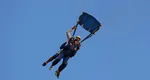 Cât costă să sari din avion cu parașuta. Câți bani scot din buzunare amatorii de senzații tari