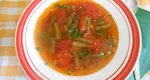 Ciorbă de păstăi cu roșii și usturoi. De ce este recomandat să o consumi la început de toamnă